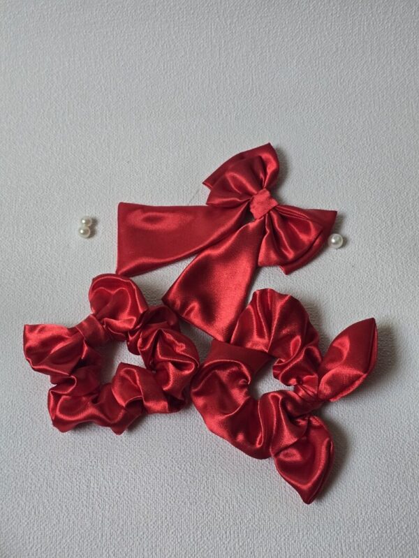 Red bow Scrunchy set
